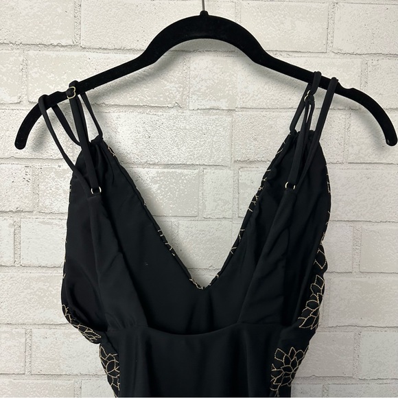 Tori Praver Floral One-Piece Swimsuit Plunge Black Medium Embroidered - Picture 11 of 11